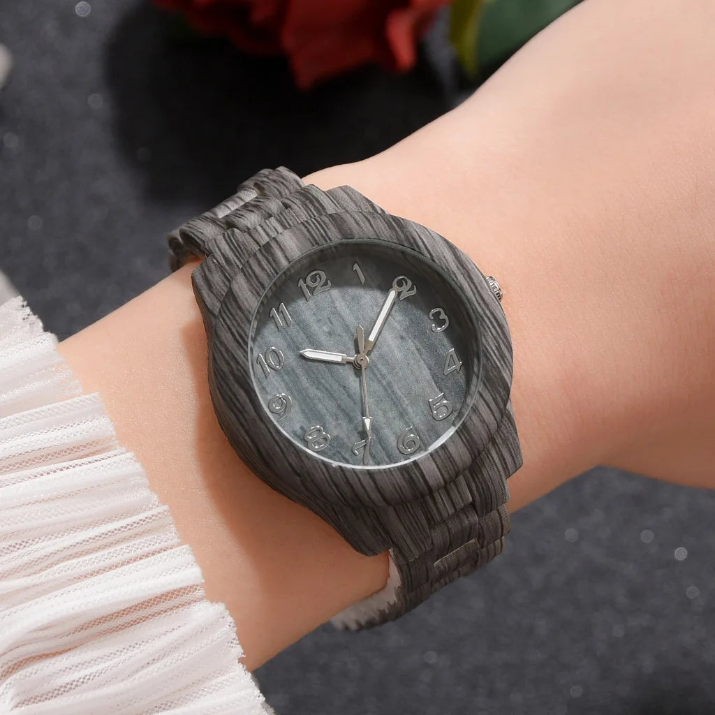 New Arrival Wood Grain Women Quartz Watch Simple Style Number Dial Ladies Casual Dress Watch Wristwatch Clock