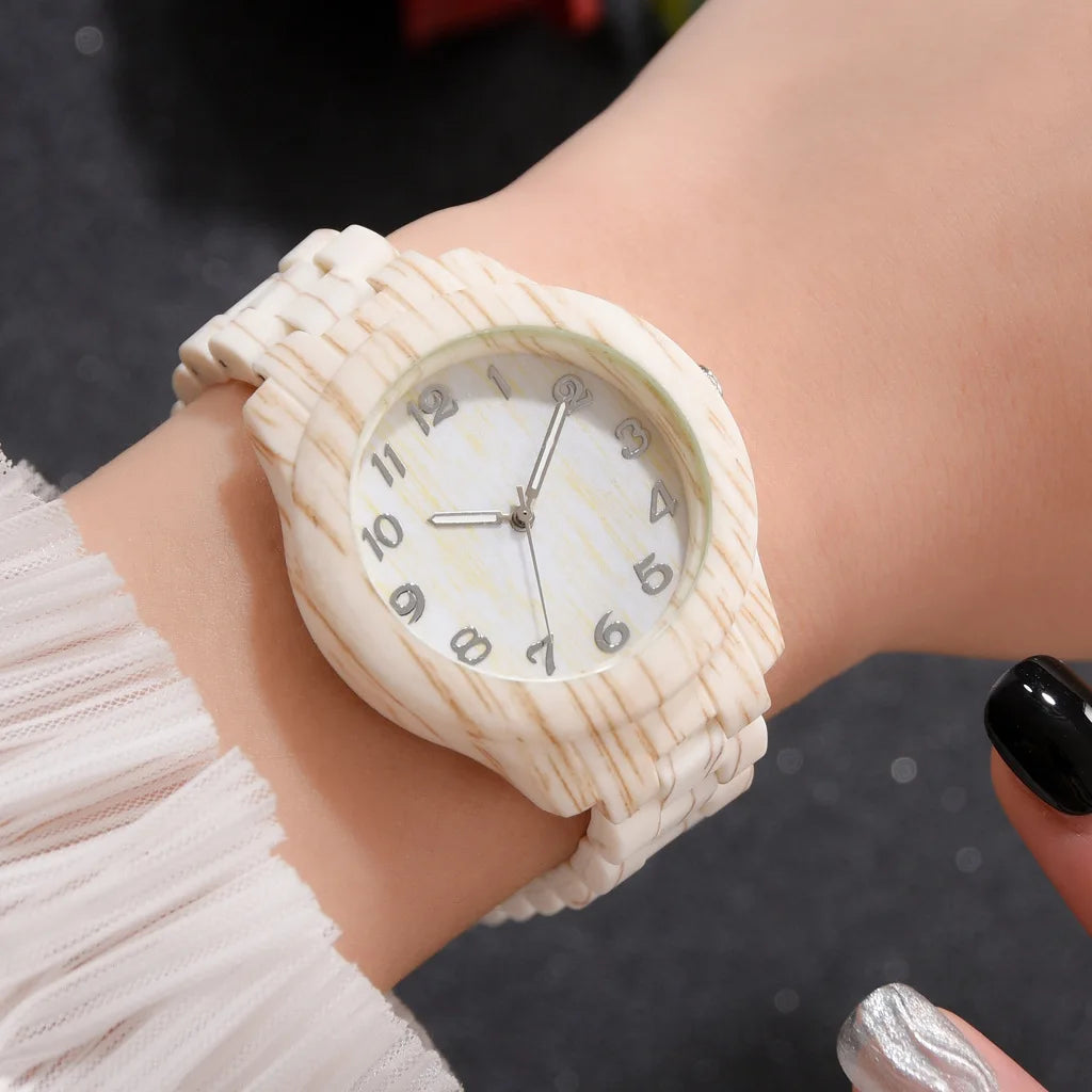 New Arrival Wood Grain Women Quartz Watch Simple Style Number Dial Ladies Casual Dress Watch Wristwatch Clock